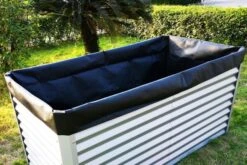 Titelseite 23 OUTFLEXX Pflanzvlies, Schwarz, Vlies 200g/m², 180x90x100cm, Für Hochbeet Mit 180cm